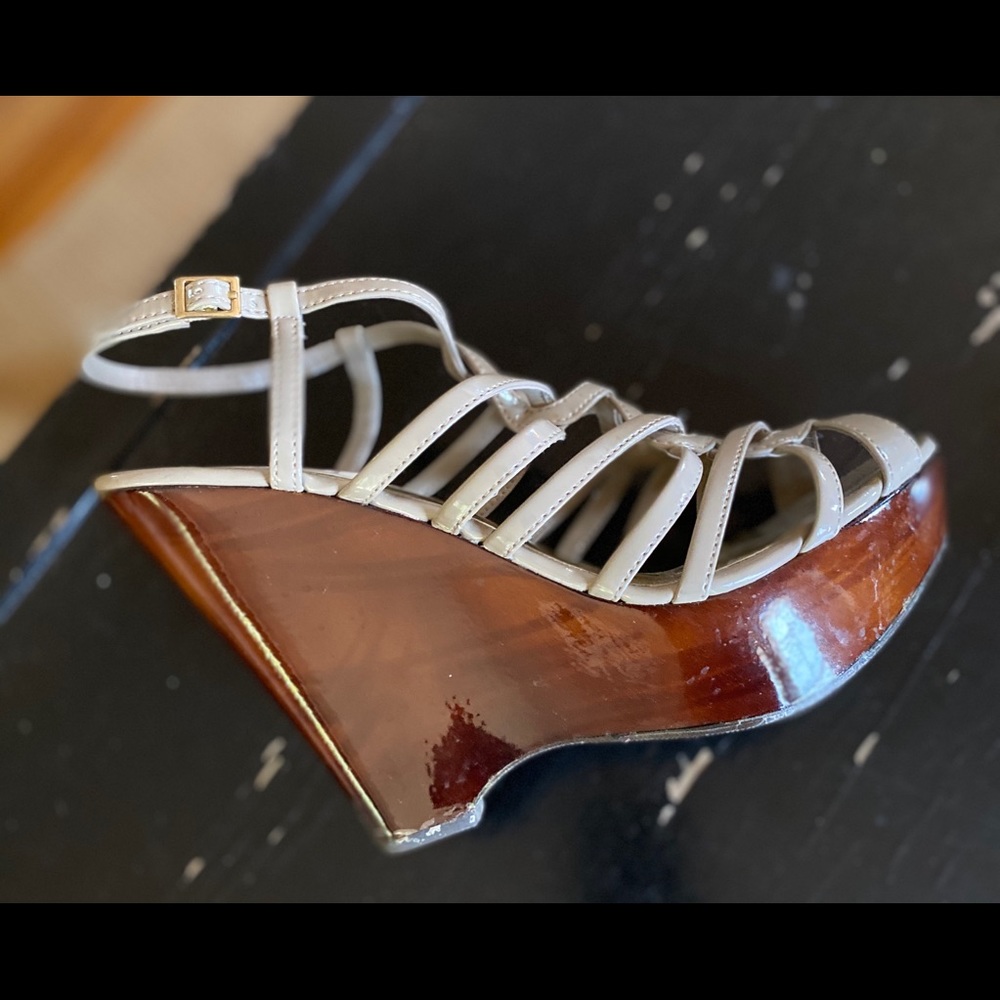 Steve Madden shiny wood strappy platform